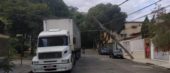 Poste caído horto 1.jpeg